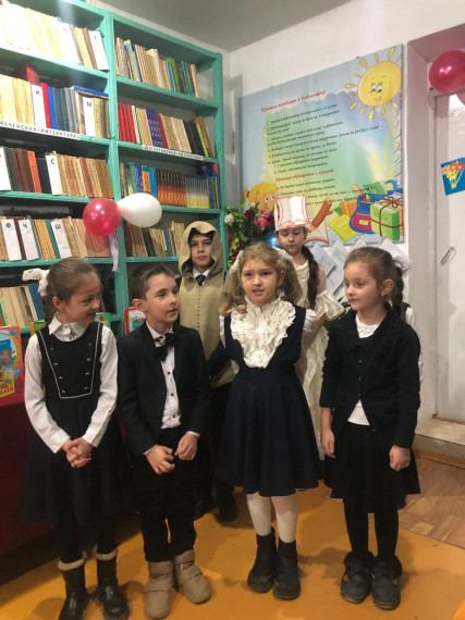 Библиотека, книжка, я - вместе дружная семья.